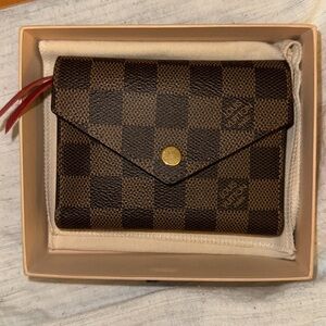 LOUIS VUITTON- Victorine Wallet